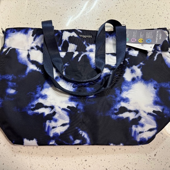 NWT Baggallini Extra Large Carryall Tote